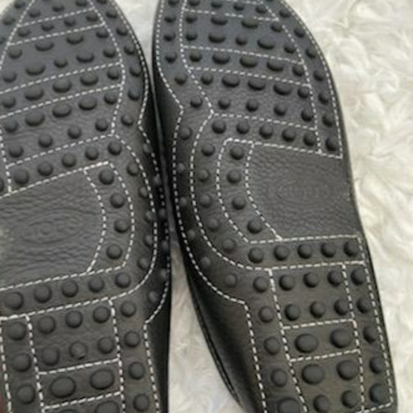 ❤️❤️❤️PRICE DROP❤️❤️❤️Tod's Black Driving Loafer - Picture 8 of 8